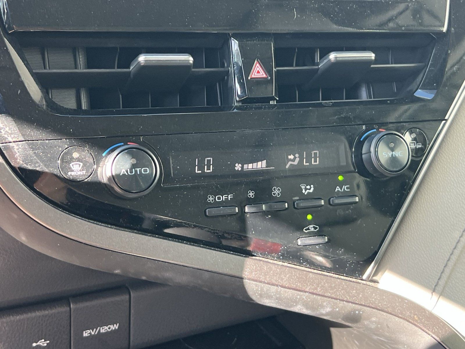 Used 2024 Toyota Camry SE w/ Cold Weather Package FWD image 19