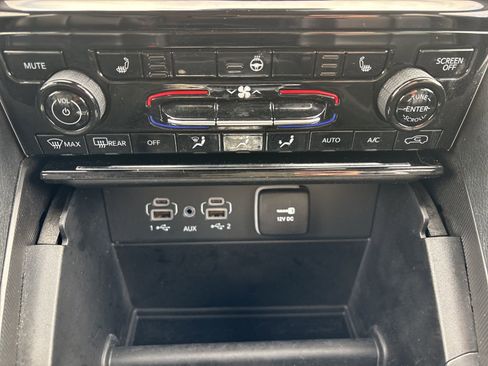 Used 2023 Jeep Grand Cherokee L Limited image 39