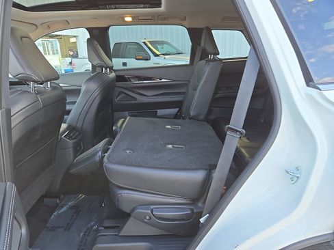 Used 2025 INFINITI QX60 Pure image 40