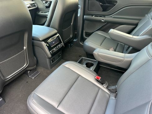 New 2026 Lincoln Aviator AWD image 11