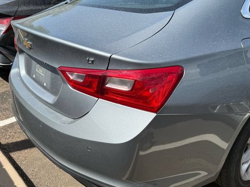 Used 2025 Chevrolet Malibu LT FWD image 11