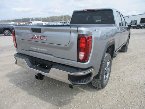 New 2026 GMC Sierra 2500 SLE image 4