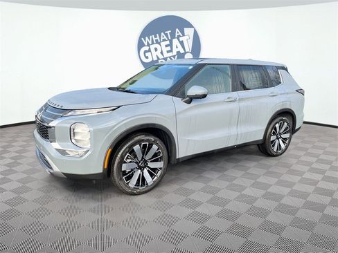 New 2026 Mitsubishi Outlander SE image 31