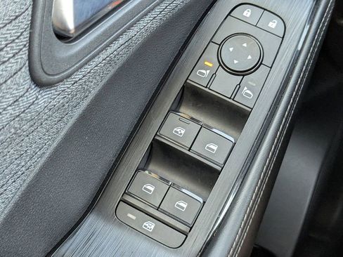 Used 2023 Nissan Rogue SV image 21