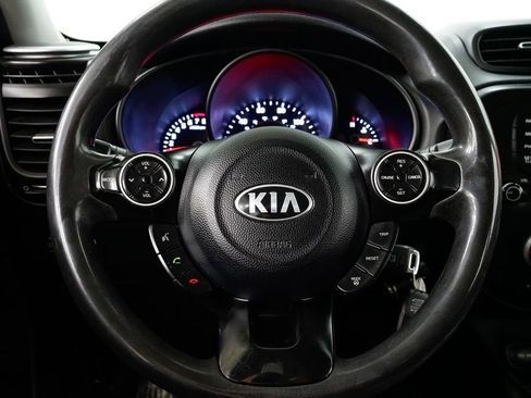 Used 2015 Kia Soul + image 10