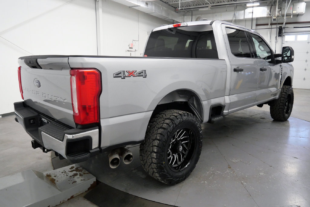 Used 2023 Ford F250 XLT AWD/4WD image 8