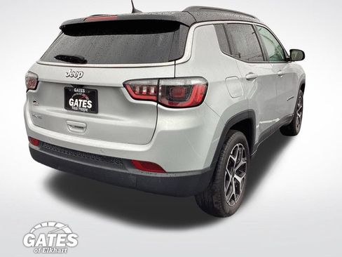 Used 2025 Jeep Compass Limited AWD/4WD image 12
