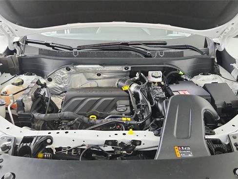 Used 2024 Chevrolet Trax RS w/ Sunroof Package FWD image 39