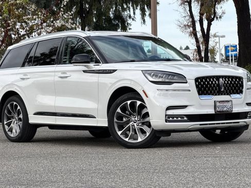 Certified 2022 Lincoln Aviator Grand Touring w/ Elements Package Plus image 2