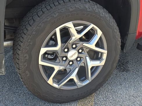 Used 2025 GMC Sierra 1500 SLT w/ SLT Premium Package image 13