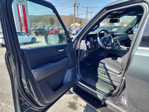 New 2025 Nissan Armada SL w/ Captain's Chari Seat Package image 10