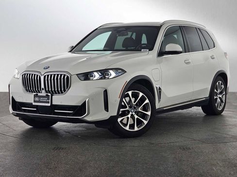 Used 2024 BMW X5 xDrive50e image 1