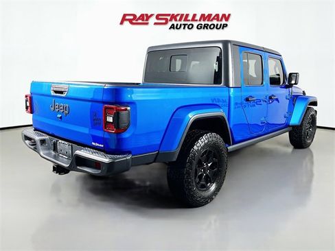 Used 2021 Jeep Gladiator Willys image 7