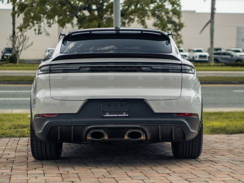 Used 2024 Porsche Cayenne Turbo GT AWD/4WD image 4