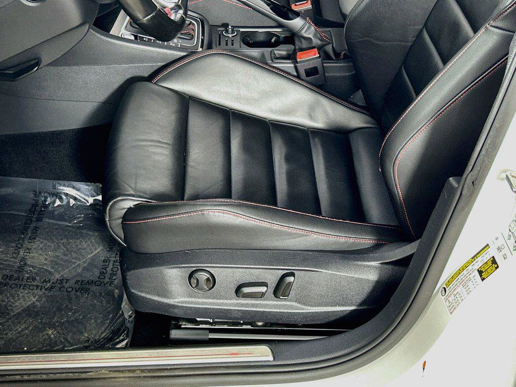 Used 2018 Volkswagen GTI Autobahn FWD image 20