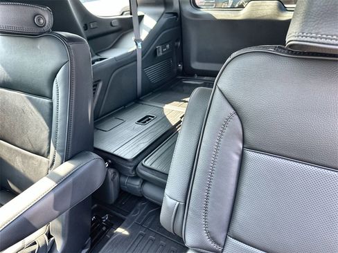 New 2026 GMC Yukon Denali w/ Sun & Power Step Package image 18