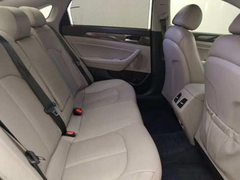 Used 2019 Hyundai Sonata Limited w/ Ultimate Package 04 FWD image 19
