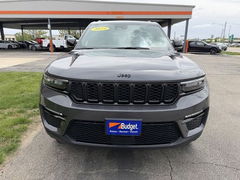 Used 2025 Jeep Grand Cherokee Limited w/ Black Appearance Package AWD/4WD image 8