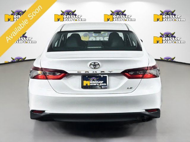 Used 2022 Toyota Camry LE FWD image 6