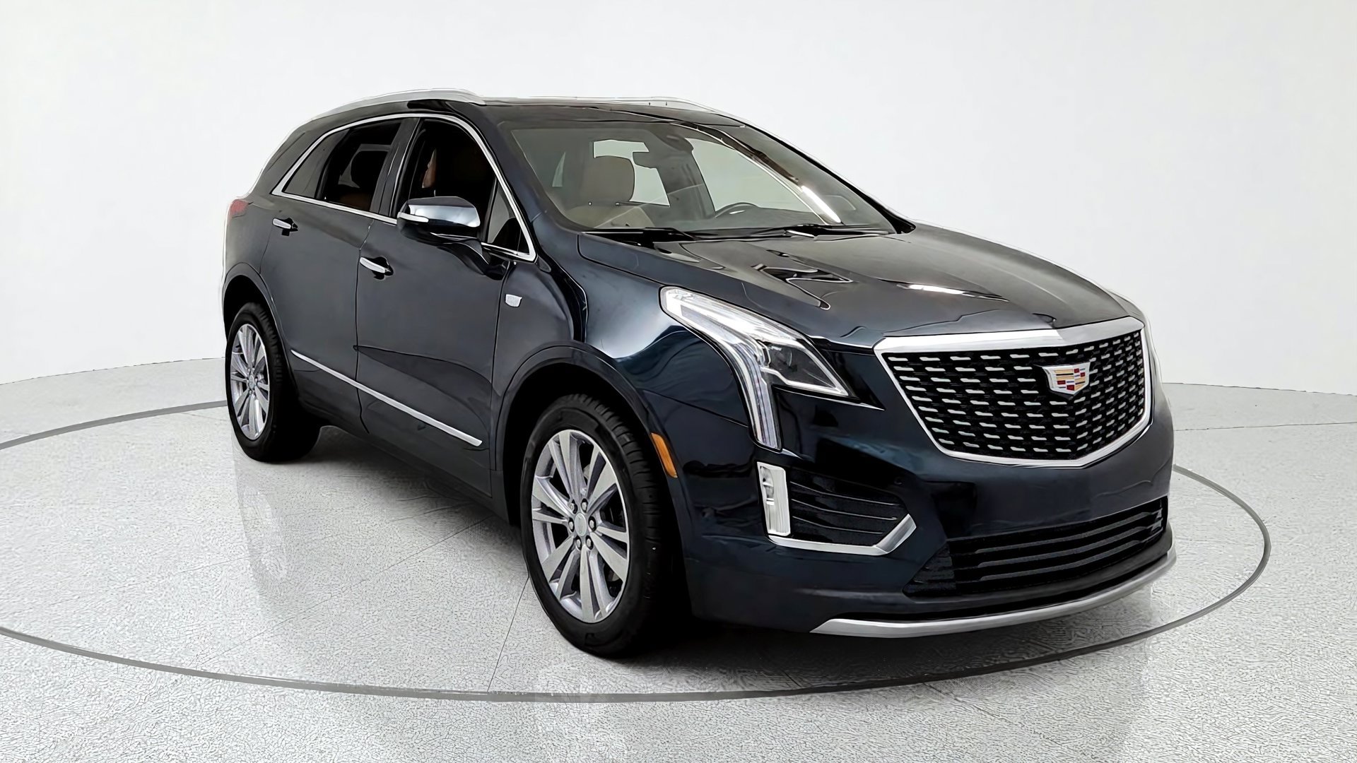 Used 2024 Cadillac XT5 Premium Luxury w/ Technology Package AWD/4WD image 7