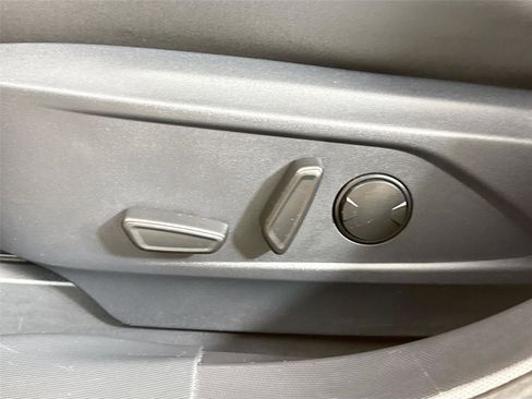 Used 2021 Ford Mustang Mach-E GT image 34