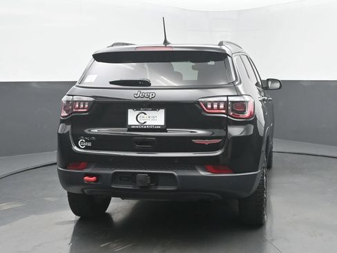 Used 2025 Jeep Compass Trailhawk w/ Sun & Sound Group AWD/4WD image 8