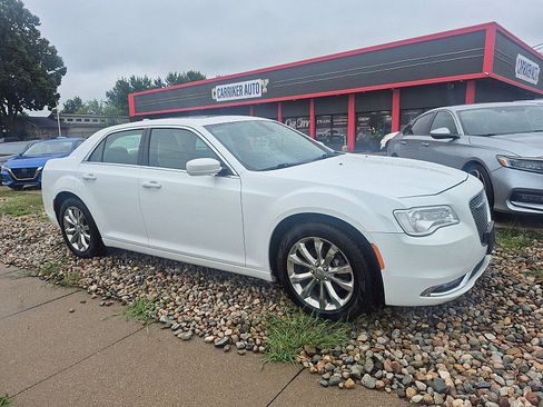 Used 2015 Chrysler 300 Limited w/ Driver Convenience Group AWD/4WD image 4