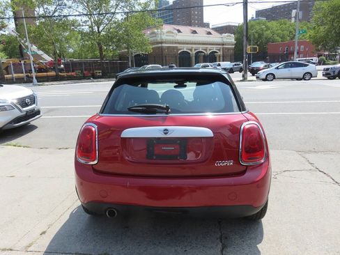 Used 2015 MINI Cooper 4-Door Hardtop FWD image 8