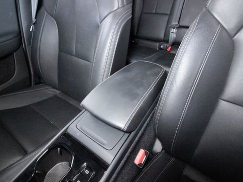 Certified 2025 Volvo XC40 B5 Ultra w/ Protection Package Premier AWD/4WD image 9