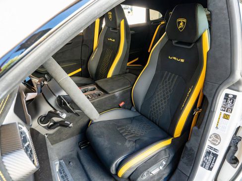 Used 2024 Lamborghini Urus Performante AWD/4WD image 19