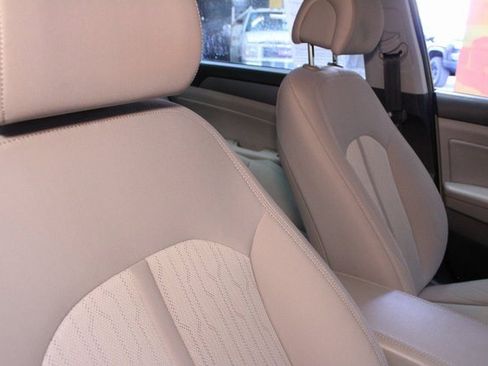 Used 2016 Hyundai Sonata SE image 11