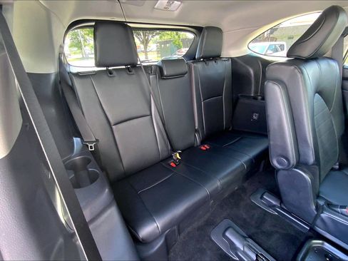 Used 2025 Toyota Highlander XLE AWD/4WD image 33