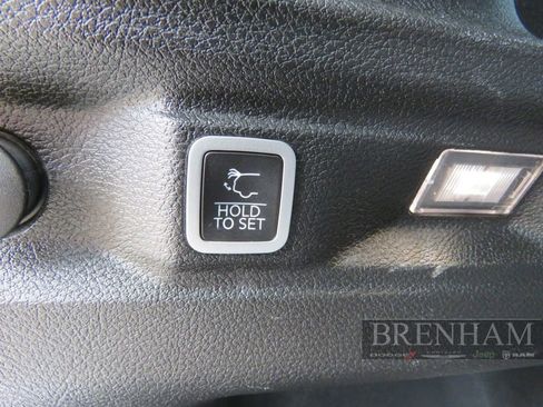 Used 2023 Jeep Grand Cherokee L Laredo image 19