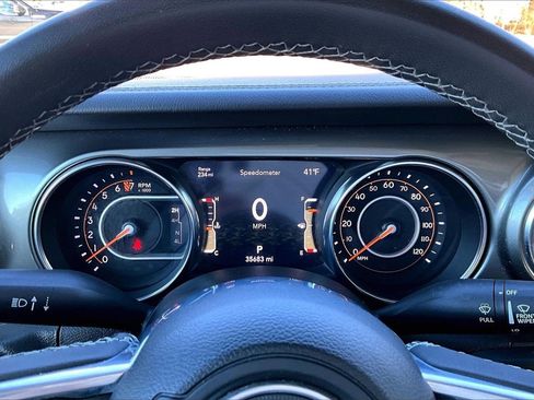 Certified 2023 Jeep Gladiator Overland image 10