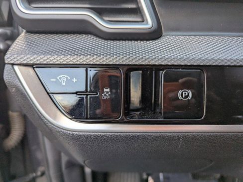 Used 2023 Kia Sportage LX image 17