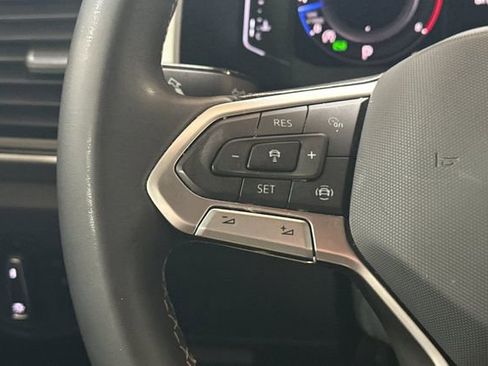 Certified 2022 Volkswagen Atlas Cross Sport SE image 29