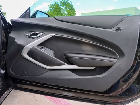 Used 2018 Chevrolet Camaro SS image 9