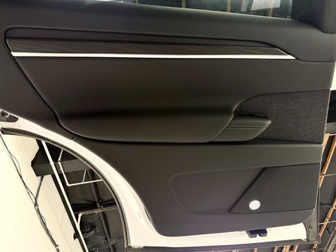 Used 2025 Tesla Model X AWD/4WD image 14