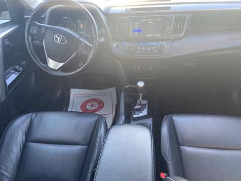 Used 2018 Toyota RAV4 Limited image 8