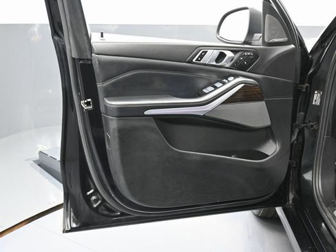 Used 2023 BMW X7 xDrive40i image 44