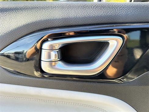 Used 2024 Jeep Compass Limited image 35