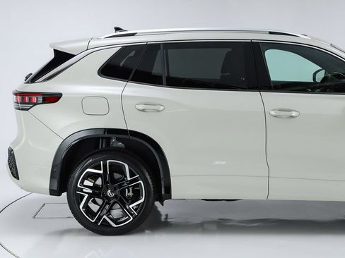 New 2026 Volkswagen Tiguan SEL R-Line AWD/4WD image 11