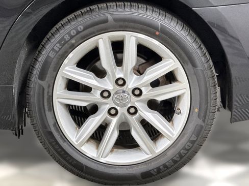 Used 2015 Toyota Avalon XLE image 12