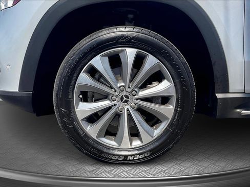 Used 2020 Mercedes-Benz GLE 350 w/ Premium Package image 9