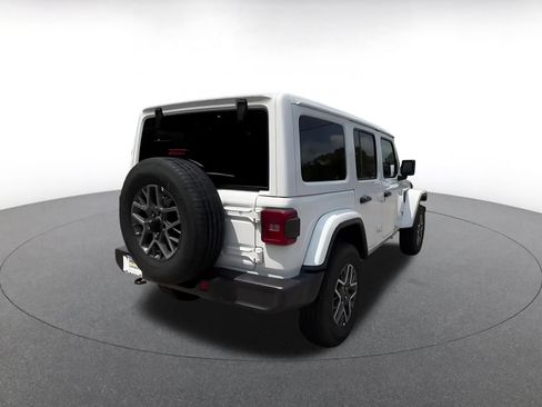 Used 2025 Jeep Wrangler Unlimited Sahara AWD/4WD image 15