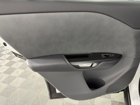 Used 2025 Lexus RZ 450e w/ Accessory Package (Z2) image 18