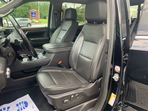 Used 2024 GMC Sierra 1500 Denali w/ Denali Reserve Package AWD/4WD image 12