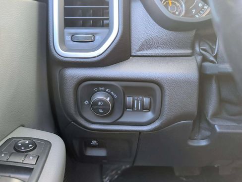Used 2019 RAM 1500 Big Horn RWD image 25