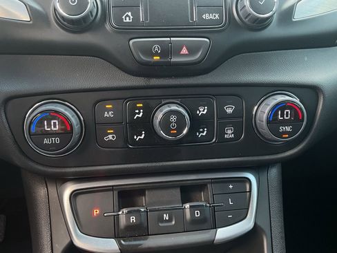 Used 2024 GMC Terrain SLT w/ Infotainment Package II AWD/4WD image 24