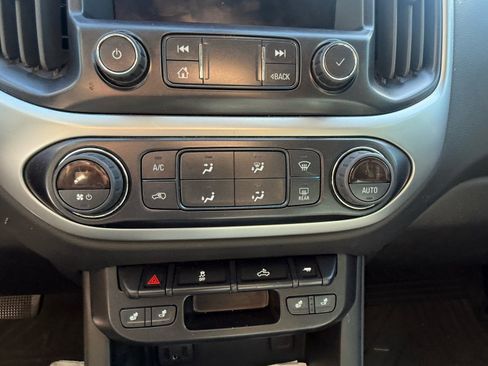 Used 2022 Chevrolet Colorado LT w/ Luxury Package image 8